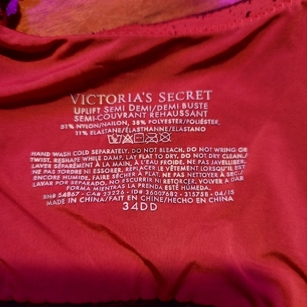 Bras - Picture 3 of 4